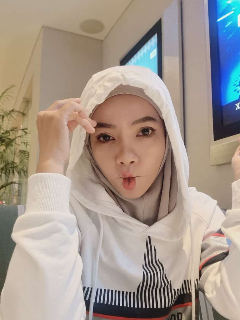 SukhoiTan's tweet photo. Edisi nonton https://t.co/Ai07PlwVDz