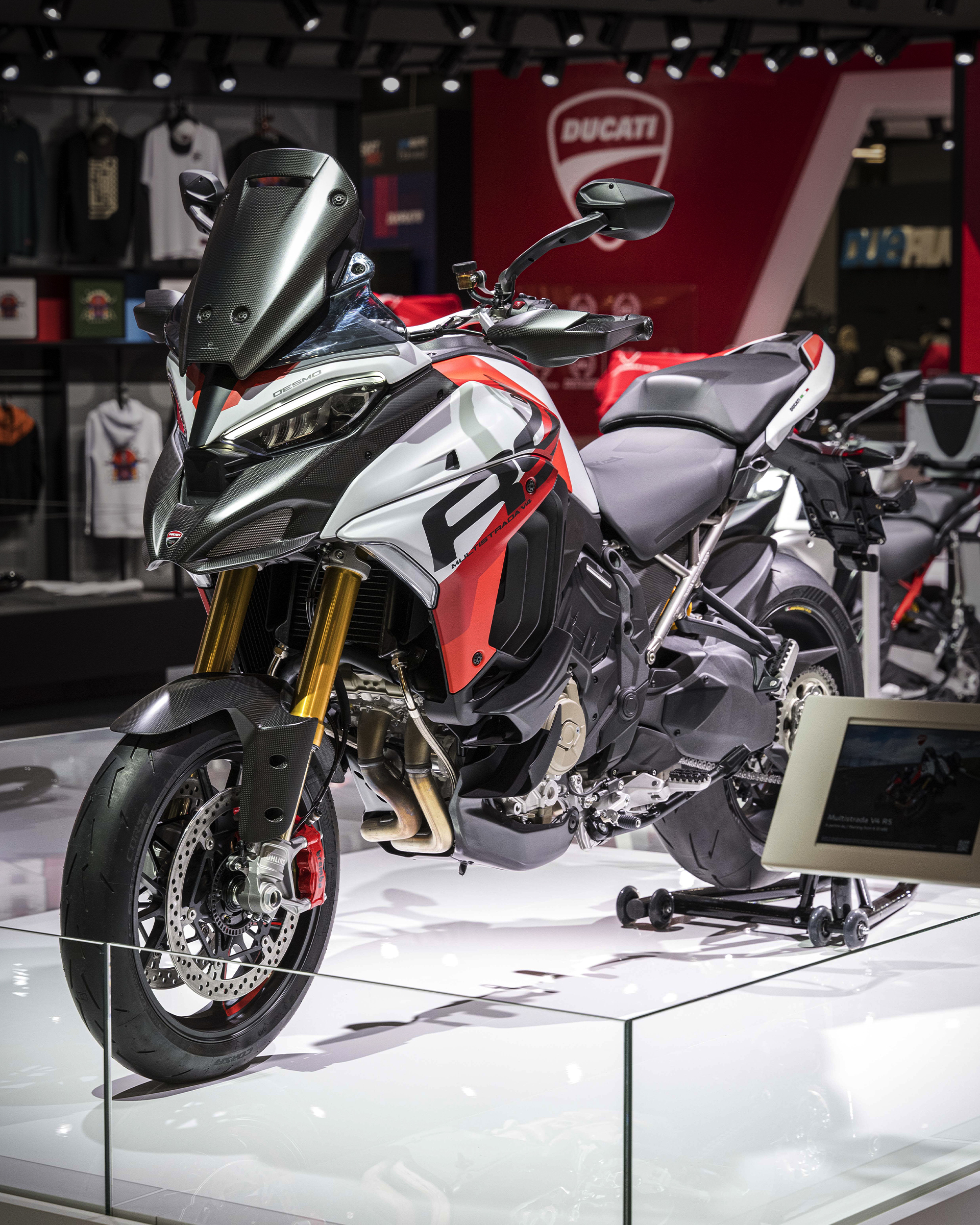 Ducati on X: Lightweight and high-performance, the Multistrada V4 RS  offers an exhilarating sports riding feeling thanks to the Desmosedici  Stradale engine and sophisticated race-derived components. Unlock a new  level of adrenaline