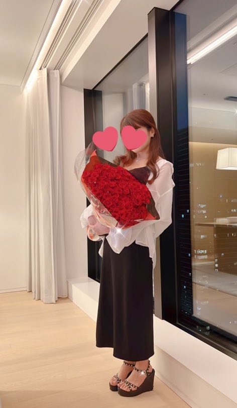 malon_dentist's tweet photo. 結婚1年記念なので指輪のクリーニングしてきた(4枚目)婚約指輪はマイクロパヴェ💍マイクロパヴェに出会ってからジュエリーにハマってしまった(՞ ᴗ ̫ ᴗ՞)🪄#ハリーウィンストン #マイクロパヴェ #harrywinston #micropave https://t.co/Z3QUVPUGsp