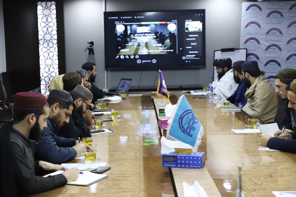 د روان مالي کال په درېیمه ربع کې د هیواد په ګمرکونو کې د تر سره شویو فعالیتونو تخنیکي ارزونه وشوه
د مرغومې ۱۸مه ۱۴۰۲ه.ل
۱/۷ د روان مالي کال په وروستیو درېیو میاشتو کې د هیواد په ګمرکونو کې د تر سره شویو فعالیتونو د تخنیکي ارزونې په موخه ناسته د ګمرکونو لوی رئیس ...