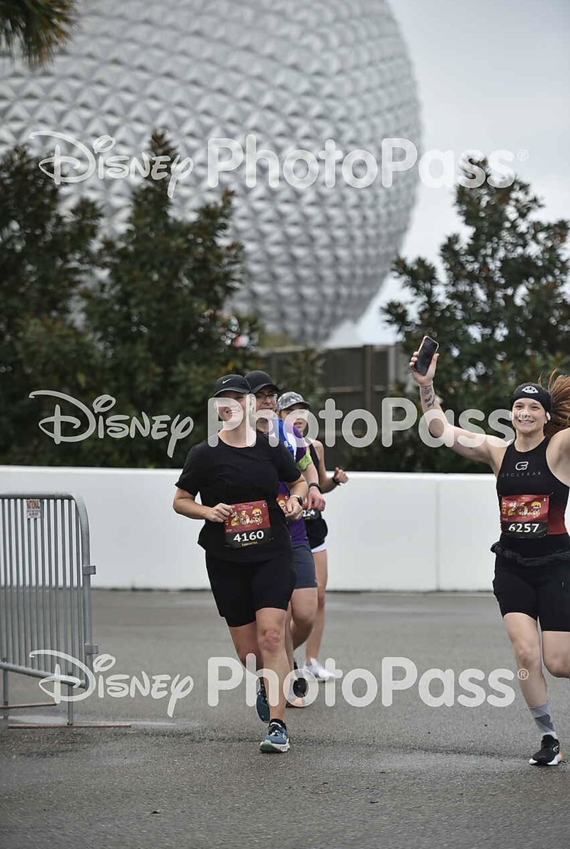 xcnikki9 tweet media