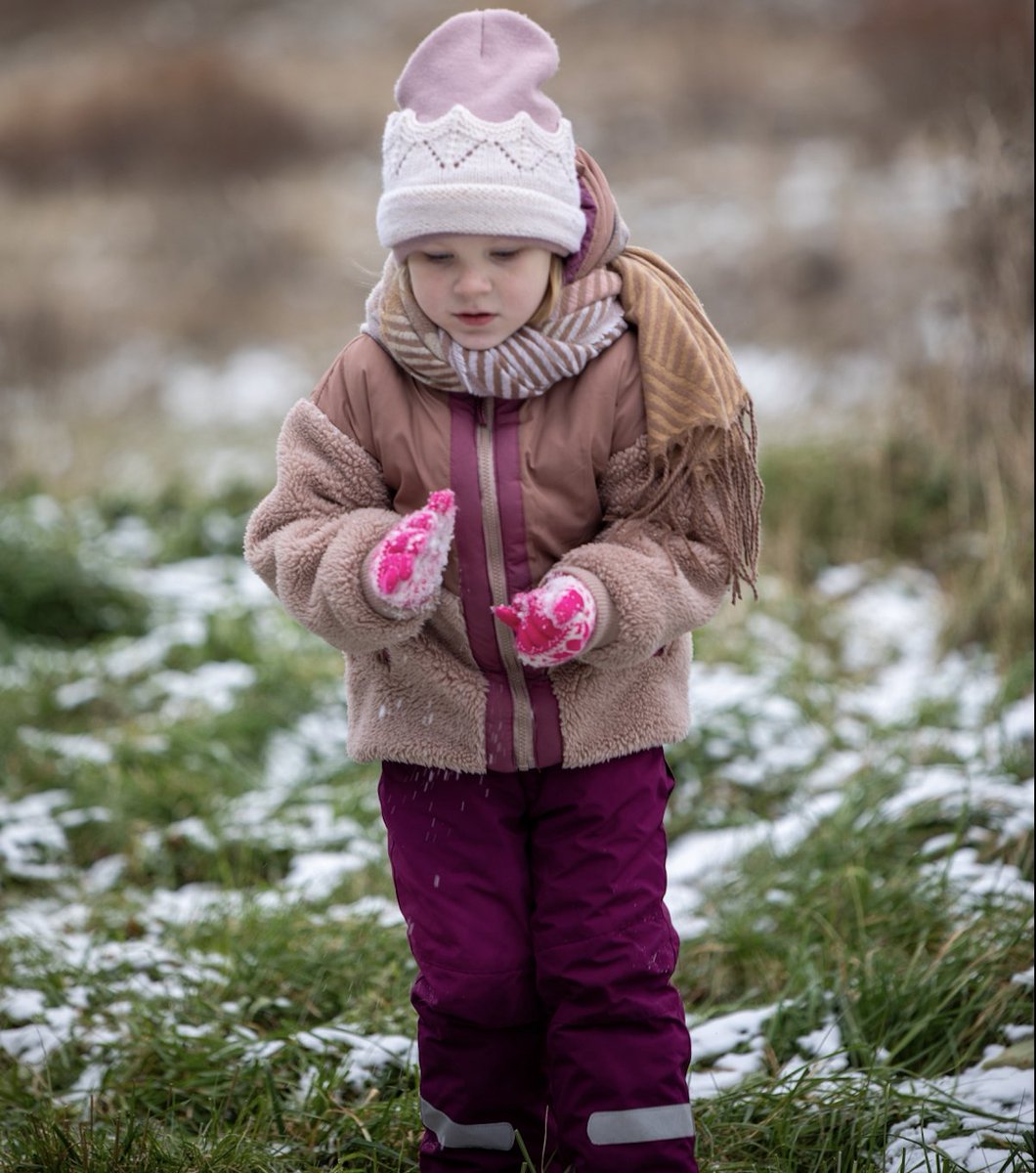apiplay's tweet photo. Embrace the chill! ❄️ Let's encourage our little ones to bundle up and hit the #playgrounds this week! Winter #play builds resilience, boosts mood and creates lasting memories. Let's make this cold weather a playground adventure! #WinterPlay #OutdoorFun #BundleUpKids https://t.co/BQDuC4RCSE