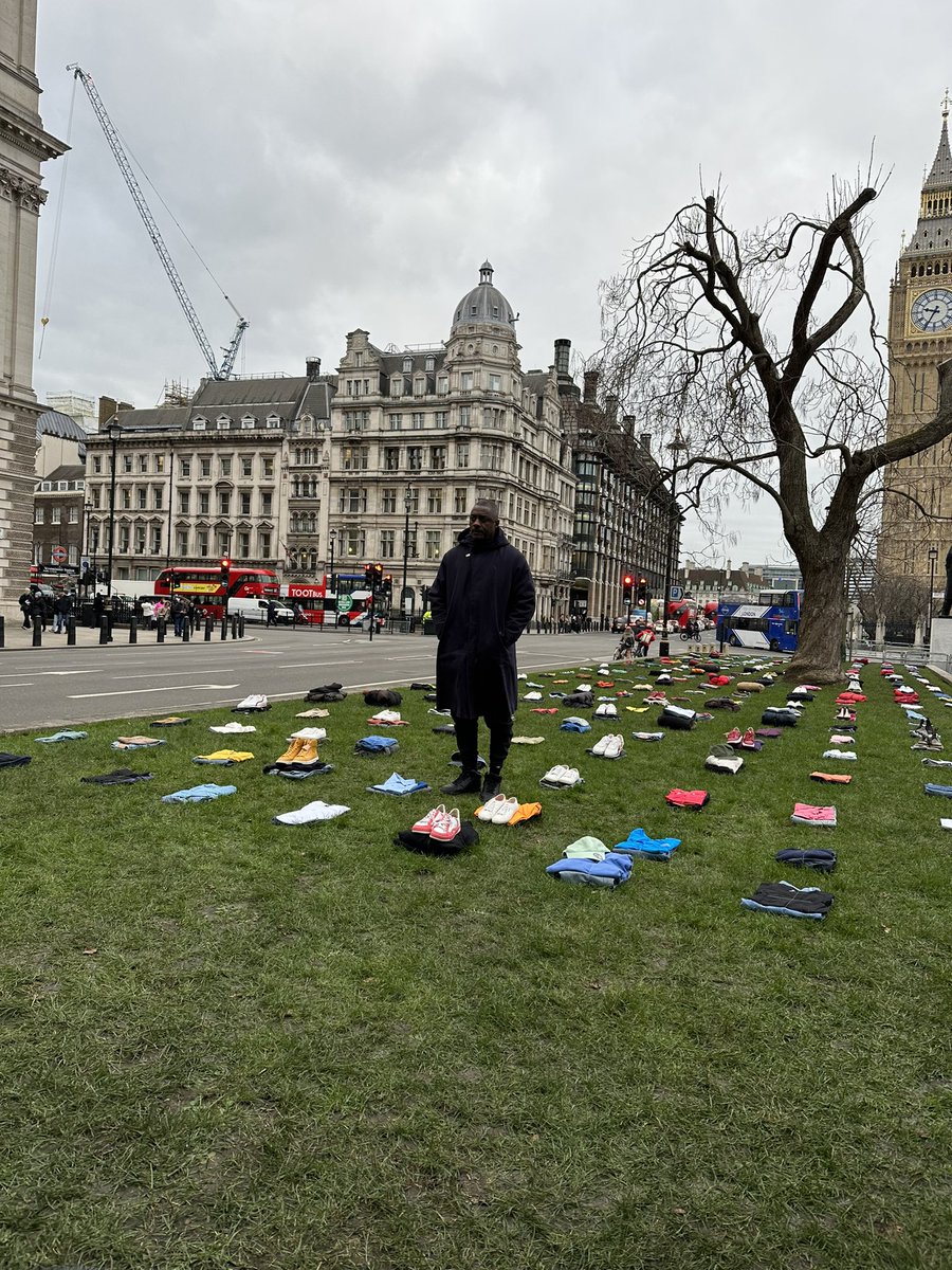 Sarah-Jane Mee tweet media