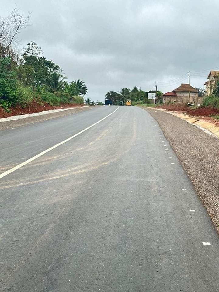 NanaKwame_off's tweet photo. 🛣️🇬🇭: Bechem-Techimantia-Akomadan Road, thanks to Akufo-Addo x Dr. Bawumia's NPP government. https://t.co/R6v1k85ACj