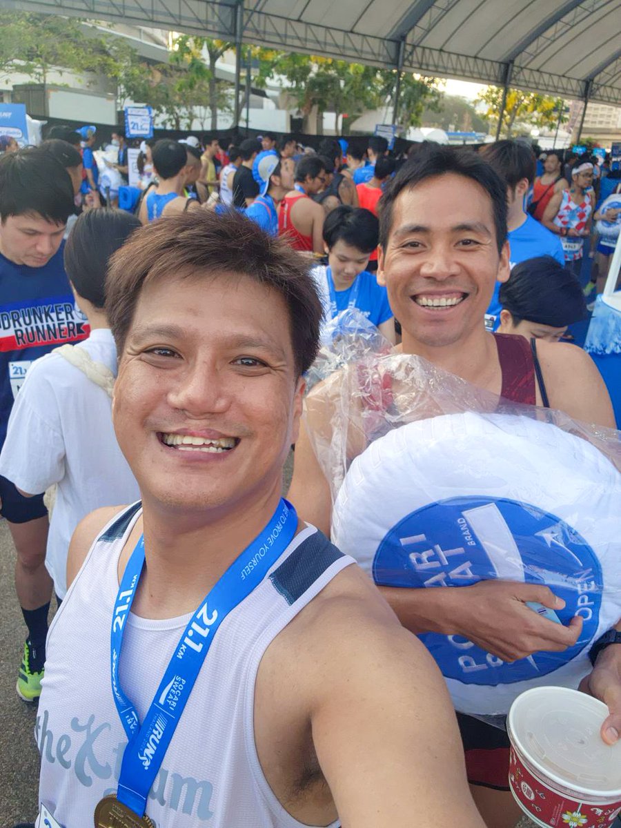 NinjaTooK's tweet photo. 🤍💙 ลุงตุ๊ก และ ผองเพื่อน ที่ งาน POCARI SWEAT RUN THAILAND 2024 ได้เจอกันก็มีรอยยิ้ม มีเสียงหัวเราะ มีความสุขให้กันในทุกครั้งไป 🥰  ep.2

#PocariSweatRunThailand2024
#TimeToProveYourself 
#มาเถอะอยากเจอ 
#งานถนนจอยๆ
#tookkyrun https://t.co/W17SNZPCq9