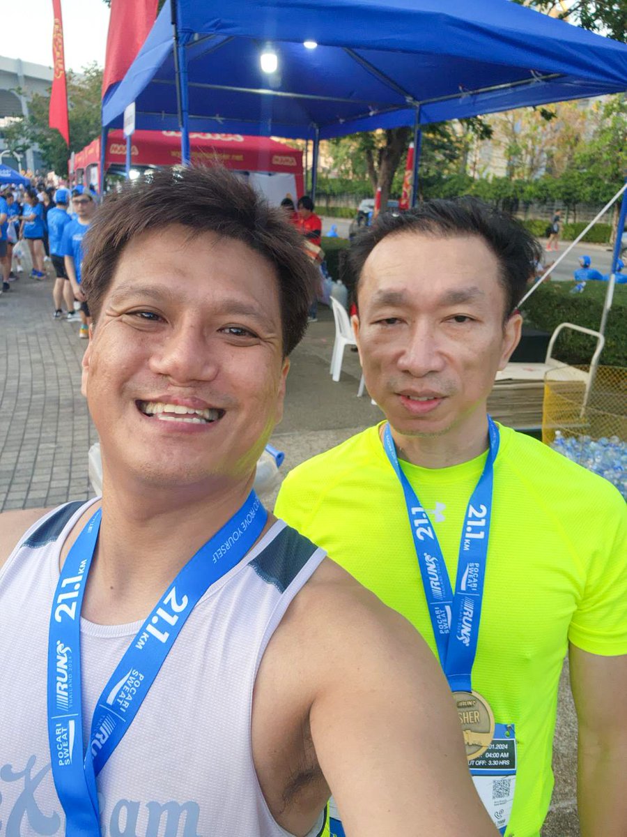NinjaTooK's tweet photo. 🤍💙 ลุงตุ๊ก และ ผองเพื่อน ที่ งาน POCARI SWEAT RUN THAILAND 2024 ได้เจอกันก็มีรอยยิ้ม มีเสียงหัวเราะ มีความสุขให้กันในทุกครั้งไป 🥰  ep.2

#PocariSweatRunThailand2024
#TimeToProveYourself 
#มาเถอะอยากเจอ 
#งานถนนจอยๆ
#tookkyrun https://t.co/W17SNZPCq9