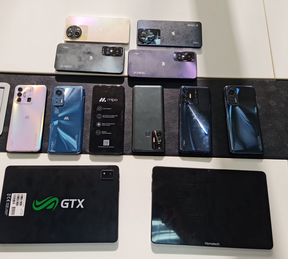 Yerli üretim ve markalarımız beni her daim heyecanlandırmakta; bizleri ileri taşıyacak güç burada 🚀
<a href="/HometechTR/">Hometech</a> 'yi ziyaret ettim. sevgili Emir Aral &amp; Osman Aral ile yeni nesil teknolojiler, ar-ge, üretim konularını konuşup telefon , tablet,  bilgisayar vd ürünleri inceledik.