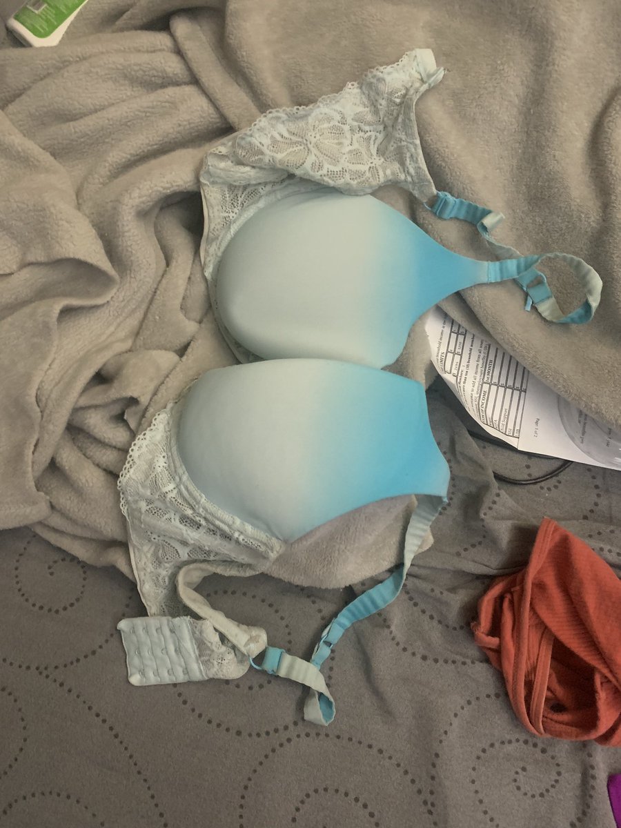 burwell_jasmine's tweet photo. Thinking about selling a few of my bras and pantys who wants them??? #cltfreaks #charlottefreaks #704freaks #ncfreaks #803freaks #980freaks #nsfw_twt #nsfwtw https://t.co/jVChT0CGQX