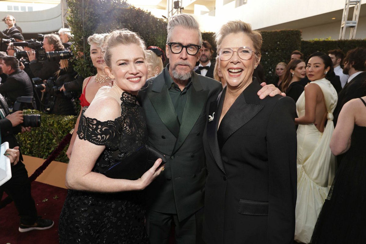 📸 Mireille Enos at the 81st Golden Globe Awards (January 07, 2024) mireille-enos.com/photos/thumbna…