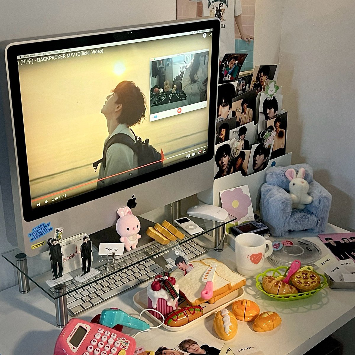 bbang_bb_08's tweet photo. 📍EOD

병주방으로 꾸며놓은 공간이 너무 예뻤던 곳
럭드도 원하던 포카 홀더까지 뽑아서 행복했다
빵모양 소품들로 가득해서 너무 폭닥했다💗

#병주곁에_언제나_BeWithYou https://t.co/fzdrnEPgCZ