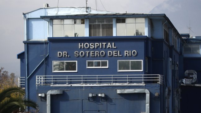 Cooperativa's tweet photo. Hospital Sótero del Río: Detectan 100 cirugías a funcionarios y familiares que se saltaron listas de espera #CooperativaContigo https://t.co/7GNdmOnvIz https://t.co/fcVY9kVPAJ