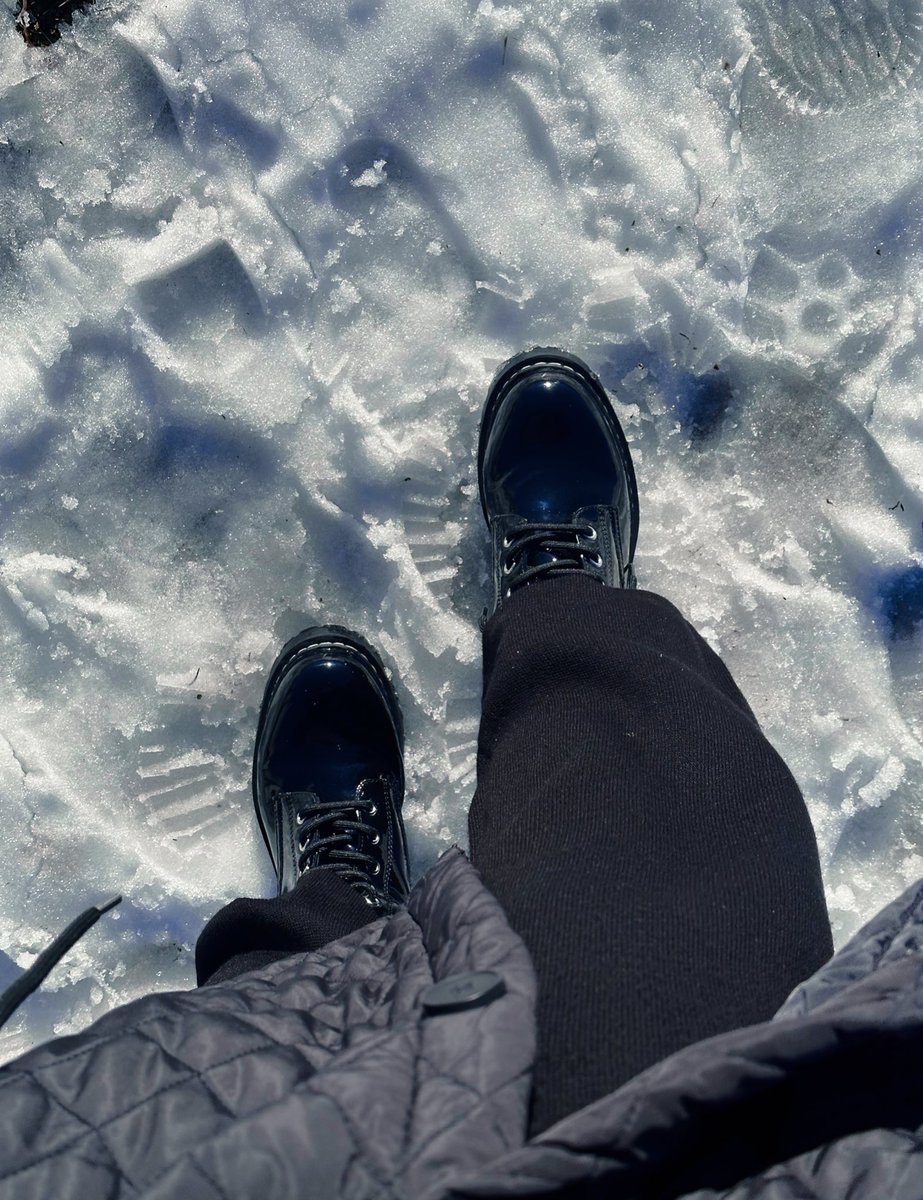 Ragghadd_'s tweet photo. Walk between autumn and winter https://t.co/N9RkRyDQnI
