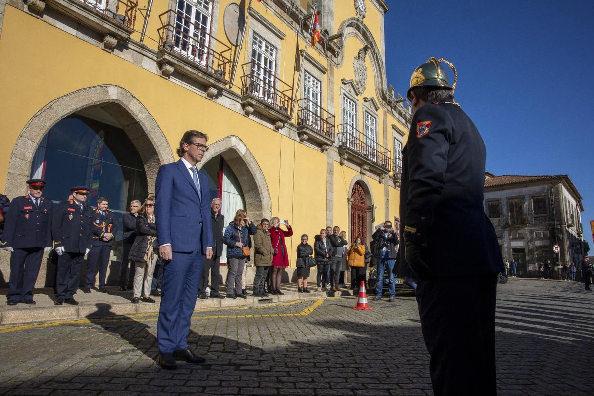 m_constantino4's tweet photo. A Associação Humanitária de Bombeiros Voluntários de Barcelos comemorou os seus 141 anos. Quero aproveitar o momento para enaltecer o trabalho da corporação e destacar a importância dos bombeiros na defesa dos bens e da vida dos cidadãos. Muito obrigado pelo empenho! https://t.co/kFJiUIVYW1