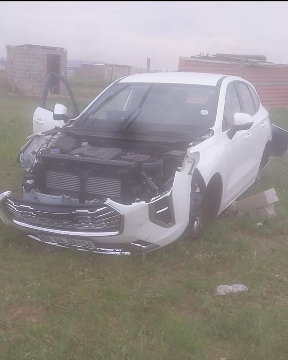 A car was stolen at gunpoint and later found stripped in Lakeview Ext 4, Block C, Ennerdale, Johannesburg.