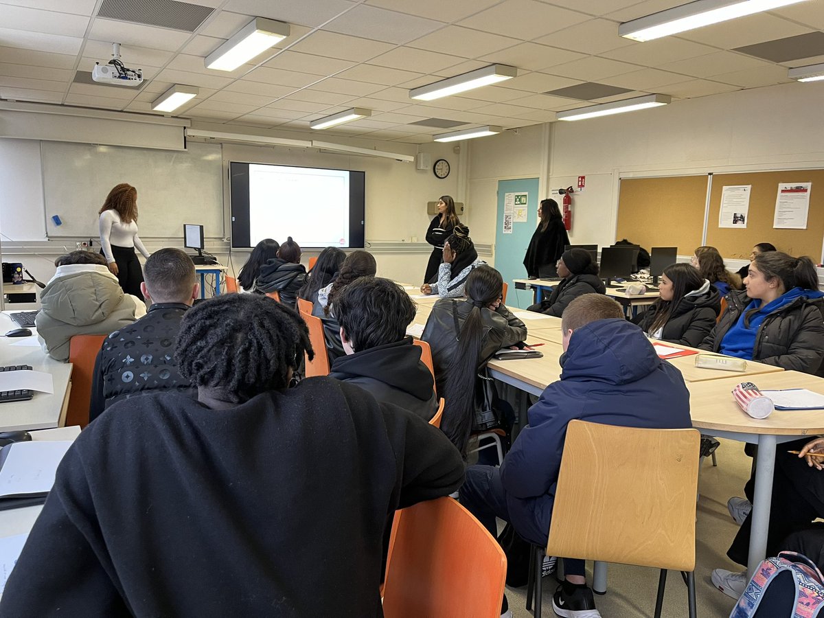 IsabelleHoertel's tweet photo. Présentation de l’entreprise @Monoprix et des conseils pour faire des candidatures au top avec nos élèves de 1agora2, aide pour la préparation de la pfmp qui début lundi prochain #ambition #réussir #motivation  merci Monoprix et surtout merci à Rania et Naomie 👌@0950666h https://t.co/FRagPoaX51