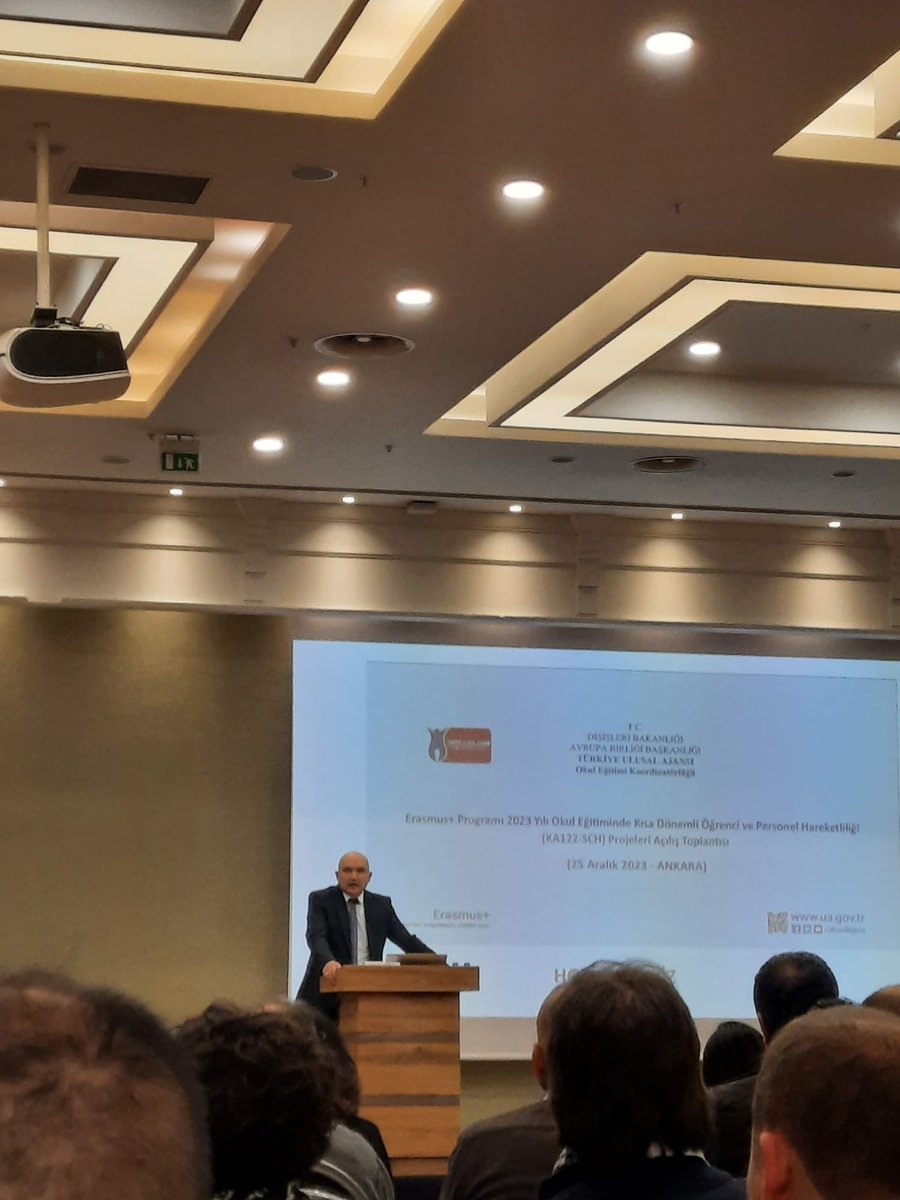 Türkiye Ulusal Ajansı tarafından Ankara'da düzenlenen Okul Eğitiminde Kısa Dönemli Öğrenci ve Personel Hareketliliği (KA122-SCH)projeleri açılış toplantısına proje yürütme ekibimiz katıldı.