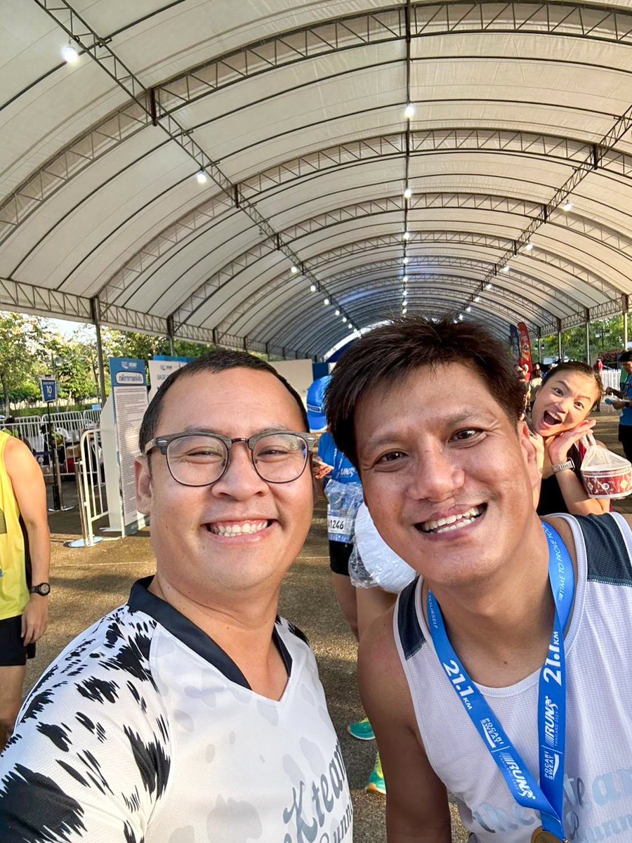 NinjaTooK's tweet photo. 🤍💙 ลุงตุ๊ก และ ผองเพื่อน ที่ งาน POCARI SWEAT RUN THAILAND 2024 ได้เจอกันก็มีรอยยิ้ม มีเสียงหัวเราะ มีความสุขให้กันในทุกครั้งไป 🥰  ep.4 

#PocariSweatRunThailand2024
#TimeToProveYourself 
#มาเถอะอยากเจอ 
#งานถนนจอยๆ
#tookkyrun https://t.co/I9yxFibdVu