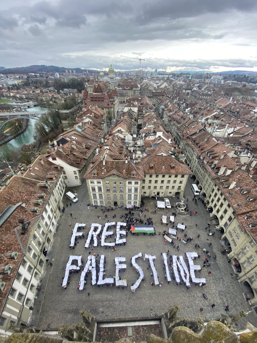 Letzten Samstag sagte Bern laut und deutlich:

#freepalestine #swissneutralitynowheretobefound