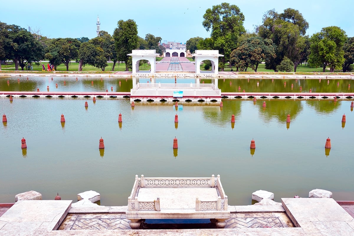 alivirk290's tweet photo. Guess The Place.... ? Anyone? NO!!!
#Lahore 
#ExpressNews #ExpressNewsLive #SupremeCourt #latifkhosa #PTI #levelplayingfield #hearingcase #ElectionCommission #QaziFaezIsa #News https://t.co/JkfxqUjkHO