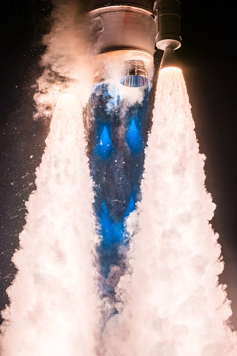 🚀Liftoff of <a href="/ulalaunch/">ULA</a>'s first flight of Vulcan, powered by two methane-fueled <a href="/blueorigin/">Blue Origin</a> BE-4 engines🔹🔹and two <a href="/northropgrumman/">Northrop Grumman</a> GEM-63XL solid rocket boosters🔥🔥