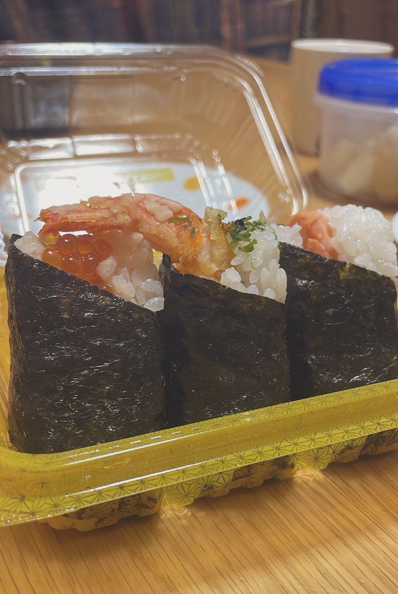 こんばんは〜！！
明日から配信始まります(;´Д`)ﾄﾞｷﾄﾞｷ
遅くなりましたー(;´Д`)ﾄﾞｷﾄﾞｷ
動悸がドキドキ(;´Д`)ﾄﾞｷﾄﾞｷ

(前に東京駅行った時のほんのり屋の3つ)
(うまい)
