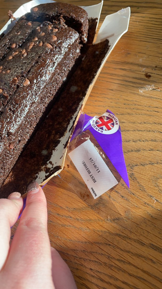 lucyyprowse's tweet photo. @AldiUK my friend bought some cake yesterday (7/1/24) with an expiration date for the 11/1/24. When we opened it an went to cut it we found mould on it. We could not see that it was opened anywhere before we opened it.☹️ https://t.co/6bEPdW5AbQ