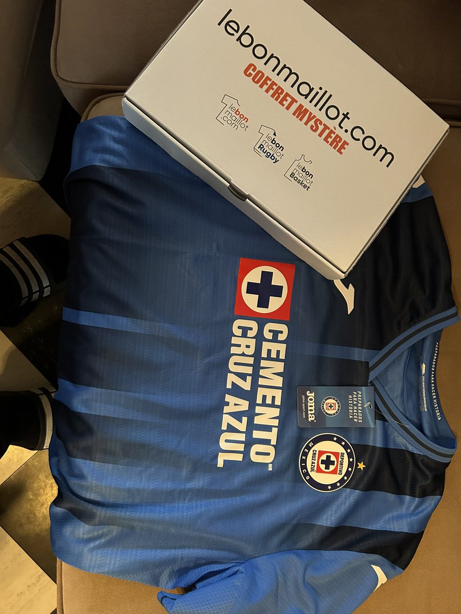 Merci à <a href="/MaillotSecret/">Maillot Secret</a>! Très exotique, j’adore 🥰