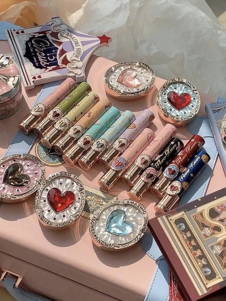 prettiestavenue's tweet photo. pretty makeup https://t.co/gdBrdhVRcA