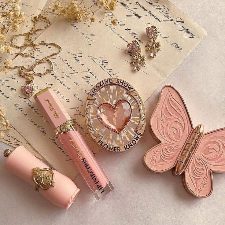 prettiestavenue's tweet photo. pretty makeup https://t.co/gdBrdhVRcA