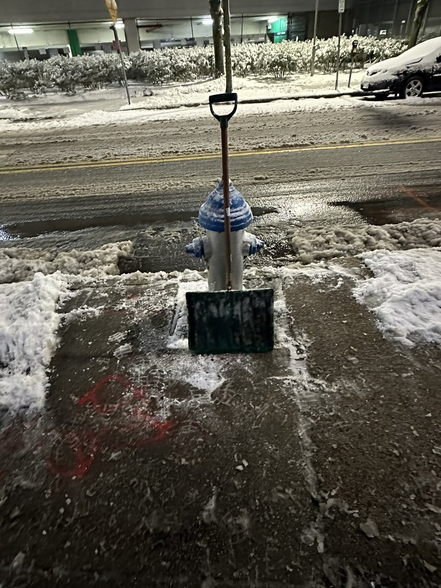Jdaman5871's tweet photo. @CambridgeMAFire before and after the shovel at the corner of Portland and Harvard streets #adoptafirehydrant https://t.co/auL2myt7HT