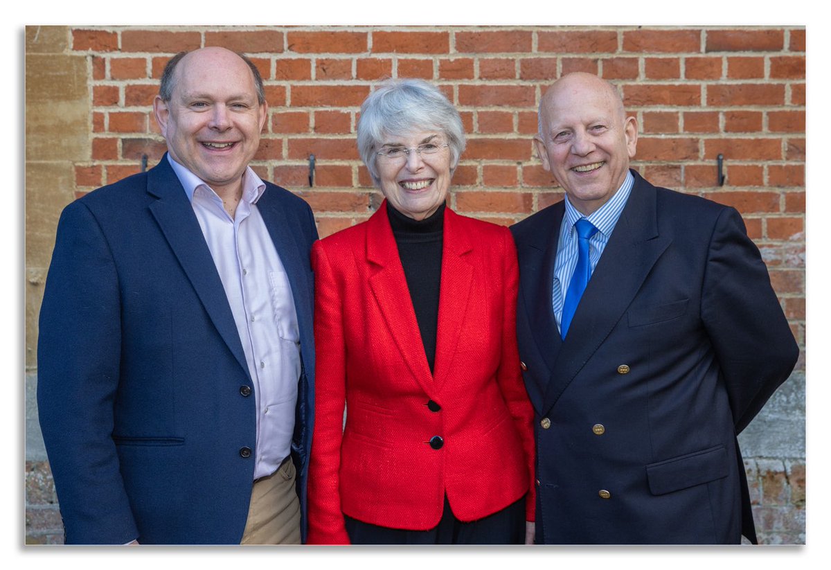 Bonaventura Bottone was in conversation with our Director Neil Smith at Grims Dyke as part of our UK Break to celebrate NY. 

Bonaventura captivated the audience with an overview of his career singing in the major opera houses throughout the world

📷 @janestokesphotography