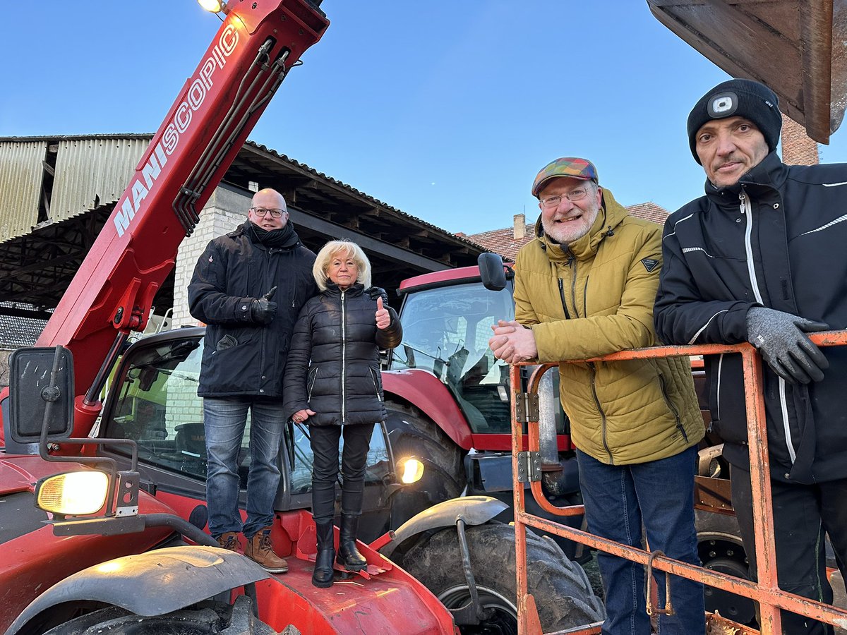 Solidarität mit unseren Landwirten. Auch in Grossbeuthen ( Teltow-Fläming) demonstrieren unsere Bauern gegen die landwirtschaftsfeindliche  Politik der Bundesregierung aus SPD, Grünen und FDP #Bauerndemo #heimatteltowfläming