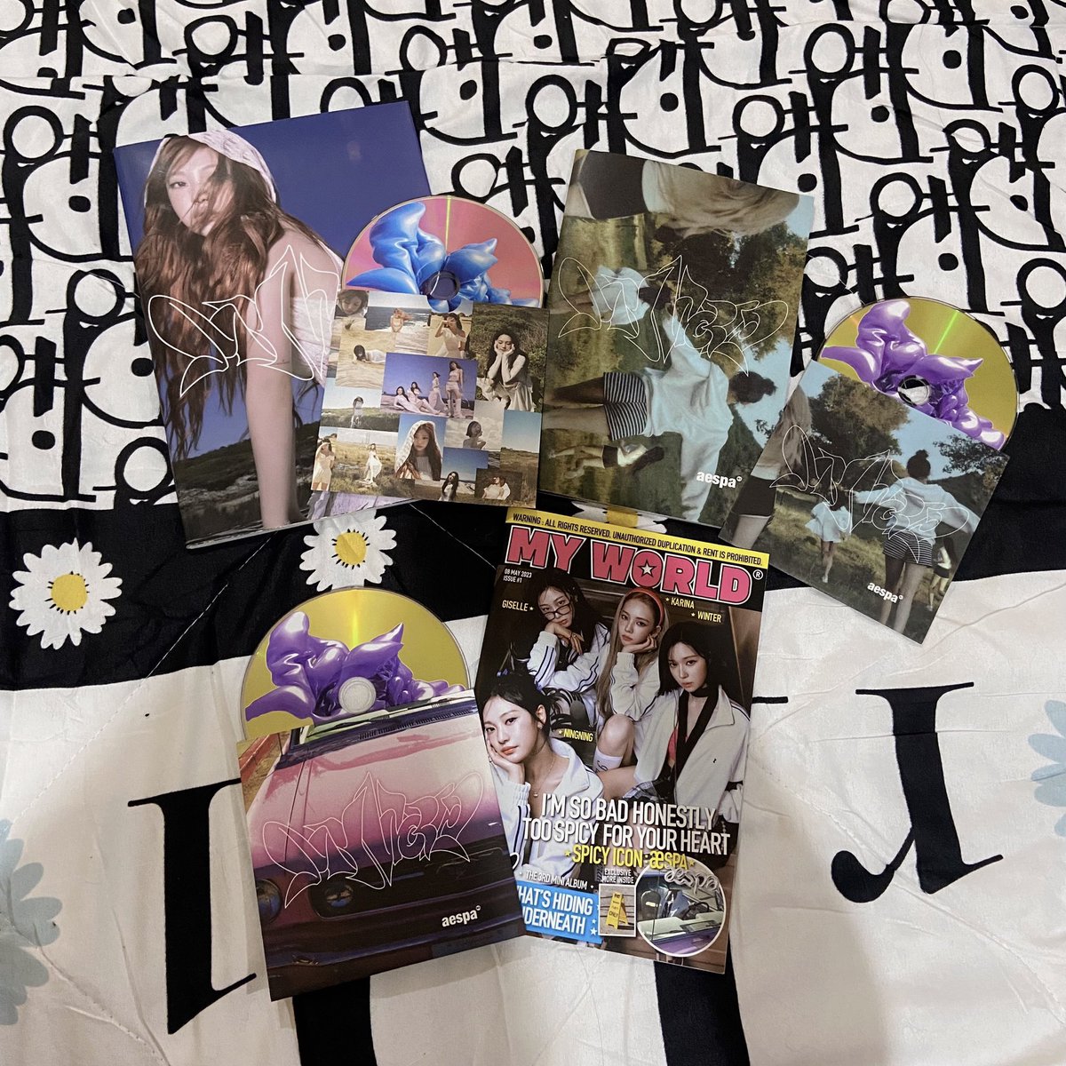 ynxarchive's tweet photo. 𓂃 ⌗. wts lfb ph

🎧: aespa unsealed albums
╰ ₱120 ea prio payo can do dop
╰ mod/p + other deets on pinned

📨. my world ningning intro wtmw spicy ver https://t.co/n5CuX3doKF