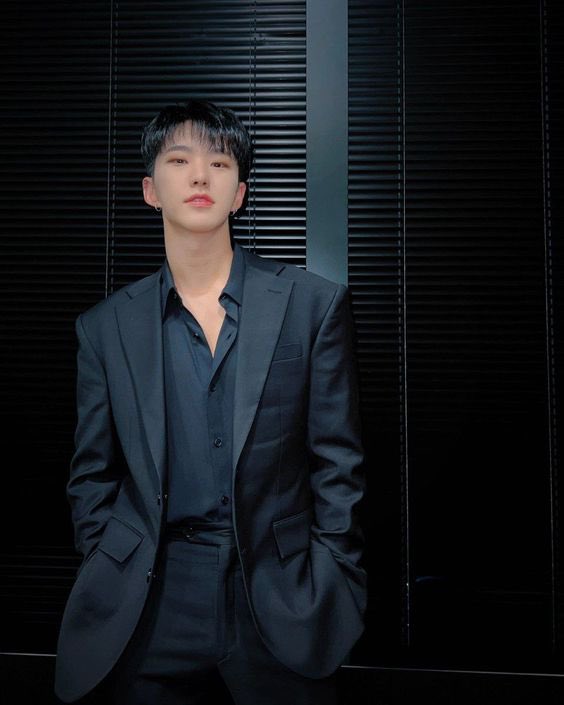 W0NUSDIARY's tweet photo. starboy 🔞
— hoshi x oc au

hindi kasi nakikinig si jia (oc) kay ed sheeran nung sinabi niyang “the club isn’t the best place to find a lover” kaya nagpapauto siya kay saint (sy) na nakilala niya sa bar https://t.co/XTsh2o4jvB