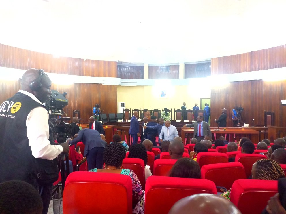 welcome_ngimbi's tweet photo. ⛔⛔ [ ##DIRECT ]

🇨🇩🇨🇩 ##RDC_Présidentielle 2O23 : Début du procès sur le contentieux électoral devant la Cour constitutionnelle ce lundi 08 jan 2O23

Au menu, les affaires Théodore#NGOY C/#CENI et Ehetshe #MPALA David C/CENI. 

Journaliste God's Welcome S. Ngimbi de Nazareth https://t.co/YgCC5j5eyi