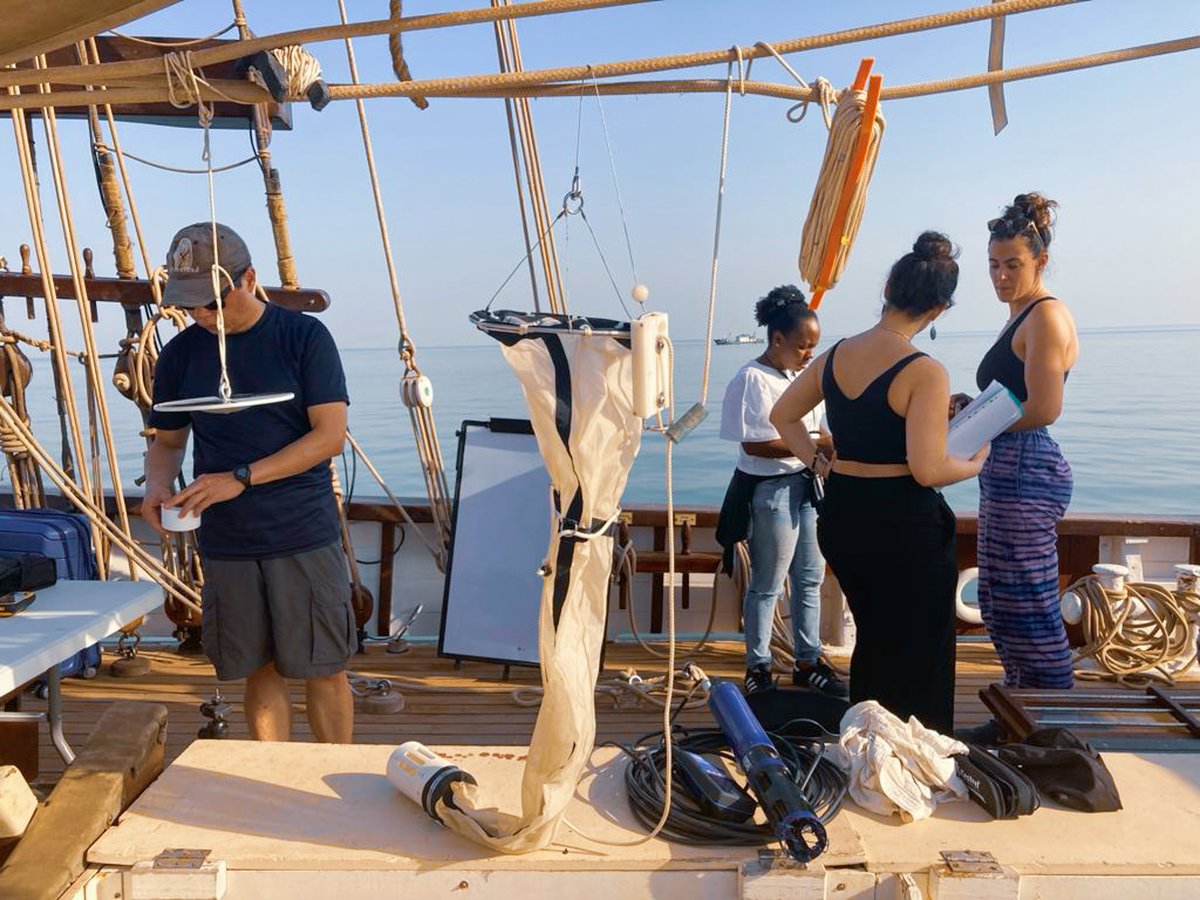 pacifique_ch's tweet photo. 🌿Sailing for Mangroves expedition !
The @institute_great and researchers from the @UNIGEnews/@sciences_UNIGE  and @SwanseaUni  are heading for the Gambian #mangroves aboard Fleur de Passion sailboat. A week of sampling and analysis to better understand this fragile #ecosystem. https://t.co/s9mJDmE9Wg
