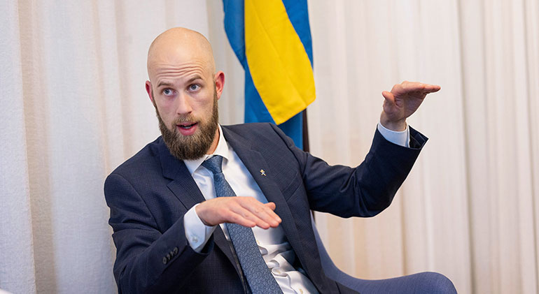 <a href="/CarlOskar/">Carl-Oskar Bohlin</a> Bohlins budskap för att få fart på det civila försvaret: Det kan bli krig i Sverige.
tjugofyra7.se/amnesomraden/k…