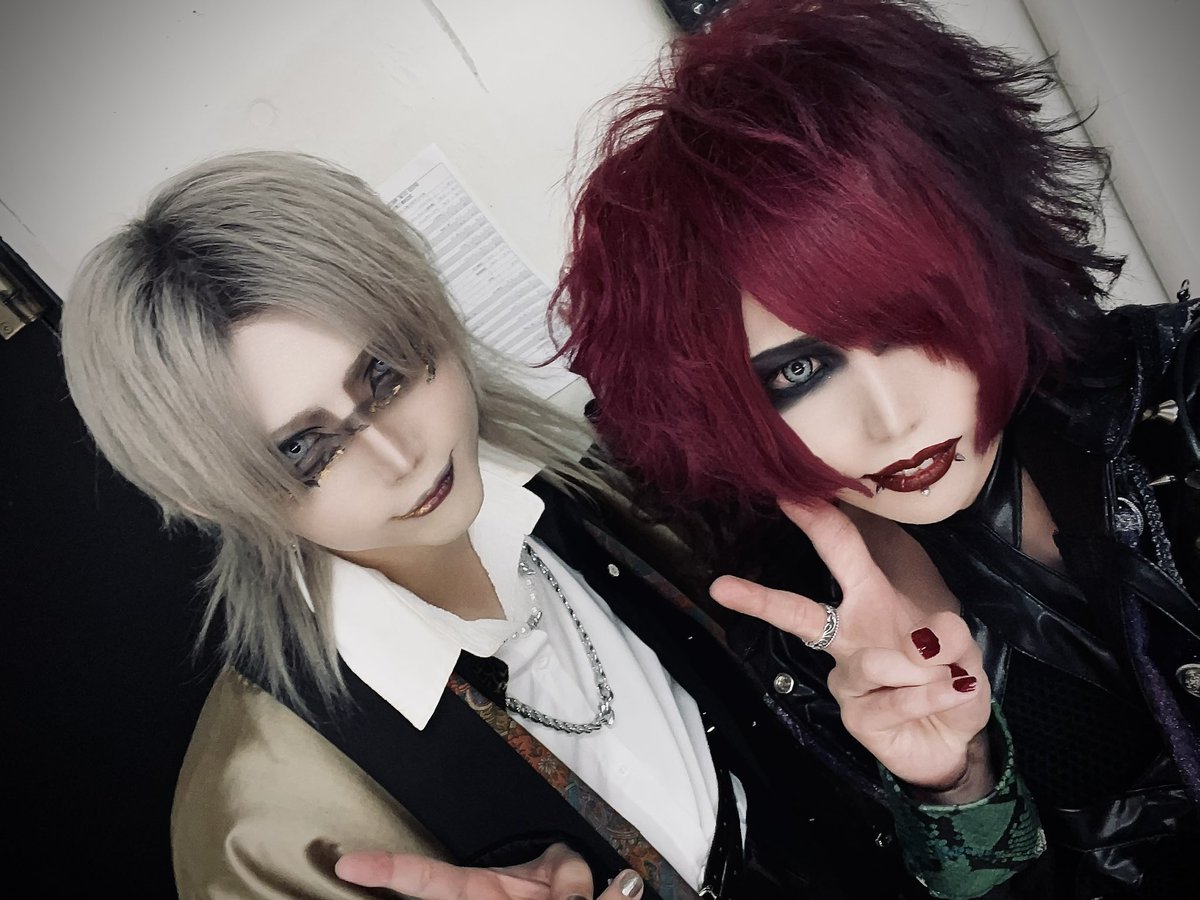 sana_tksg's tweet photo. 1.8
名古屋 ELL
森羅万象 ありがとう。

最高な2日間だった。
帰りたくない。

名古屋まじであついわありがとう。

ラスト東京。
沈めて魅せる。

巽さんと沢山話せた。
かっこいい背中はデカすぎた
思いを伝えるのはそんな容易いものじゃないけど、俺は俺を貫く。

EVEありがとう。 https://t.co/LBKXGSTTtV