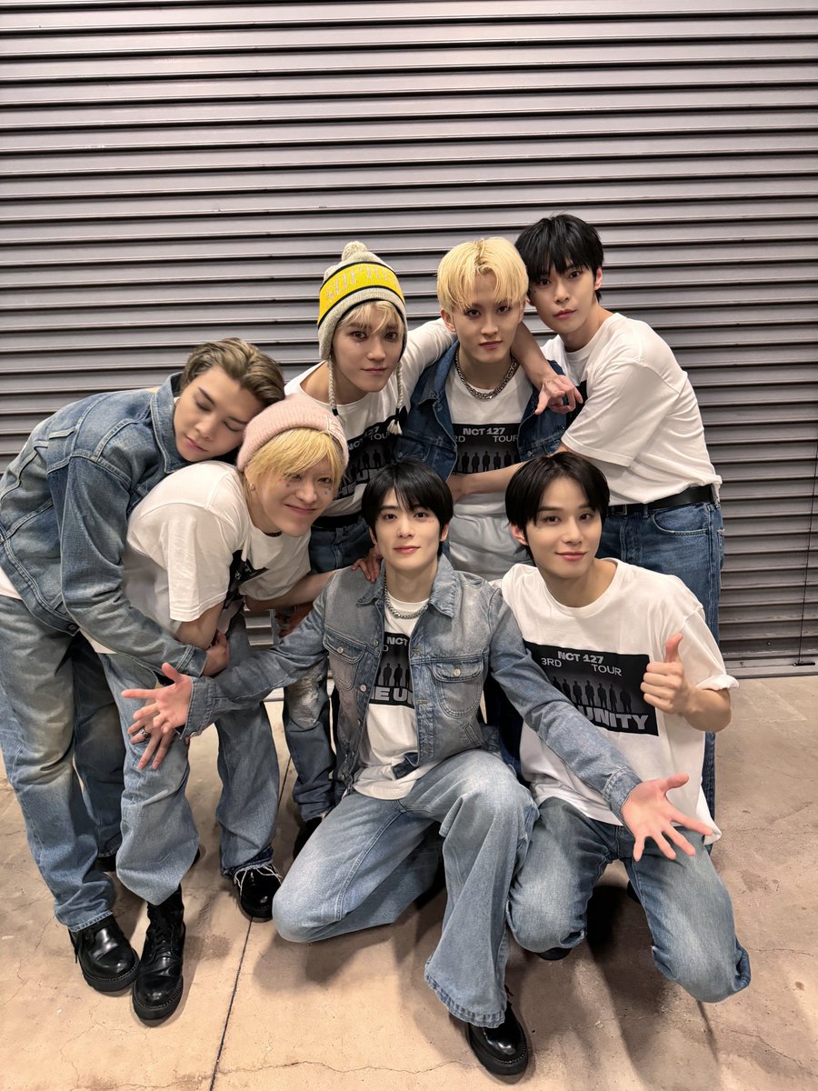 나고...야! 나고...야 !!! 나고...야 !!!!! 
무척이나 즐거웠던 공연 여러분들도 재밌었나요 ? 오늘 전 너무 즐거웠고 행복했어요 
일본에 자주자주 오고 싶네요 정말 
우리 멤버들도 고생많았고 여러분들도 고생했어요 ! 해찬이두 아프지 말구 빨리 낫자 ㅜ 다들 아프지말고 행복하셨으면 해요 !!!!