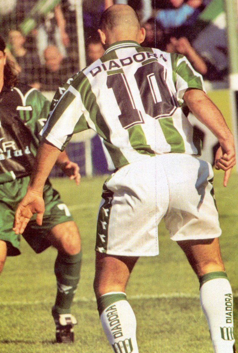 CAB_oficial's tweet photo. ¡Siempre en el recuerdo de toda la Familia Banfileña! 🔟 🇳🇬

💚 Garrafa 💚 https://t.co/muQEmU6BRz