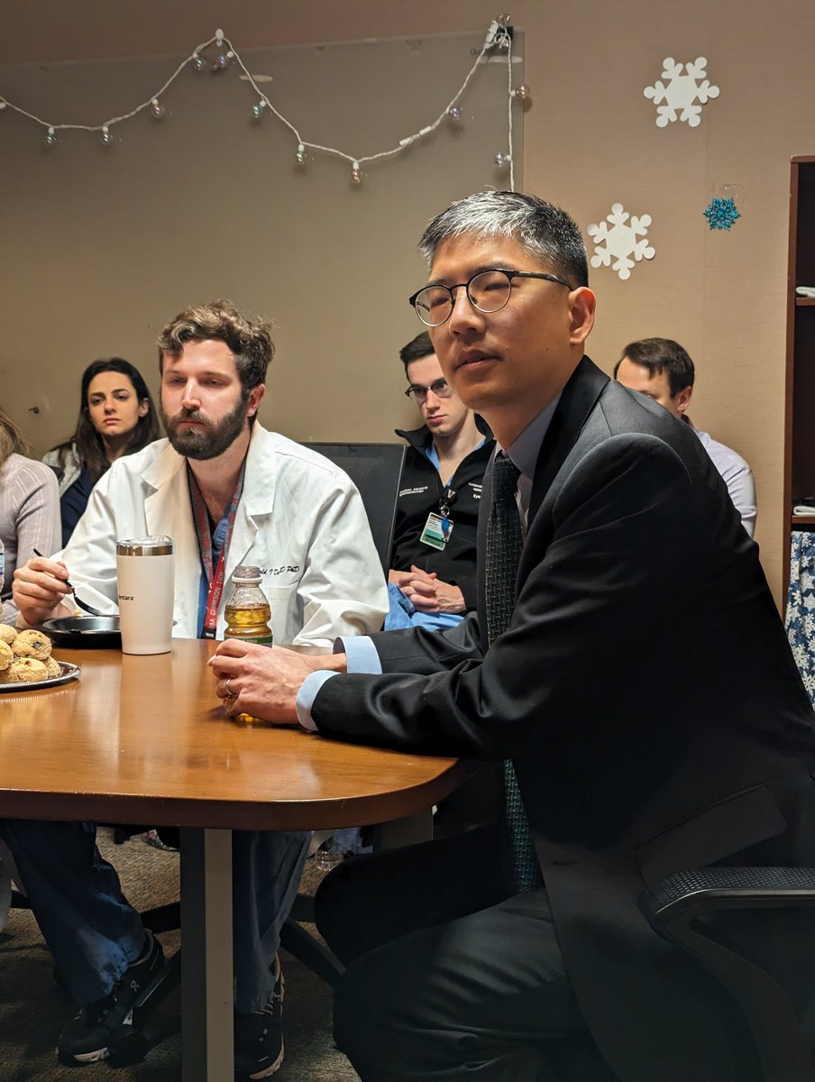 We are incredibly lucky to have Dr. Michael Chiang @NEIDirector here at VEI! Our residents enjoyed an intimate conversation over breakfast: what is the future of research, how do you find your passion, and what does 'the best and the brightest' really mean?