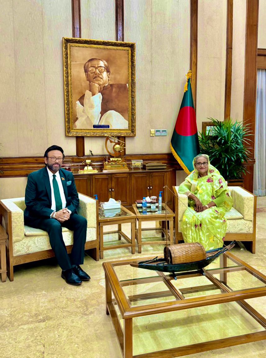 Honoured to extend my congratulations in person to Prime Minister Sheikh Hasina today, on victoriously securing her fifth term. Her dedication to fortifying Bangladesh-Sri Lanka ties is commendable, fostering diplomatic relations for mutual prosperity. 🤝🇧🇩🇱🇰