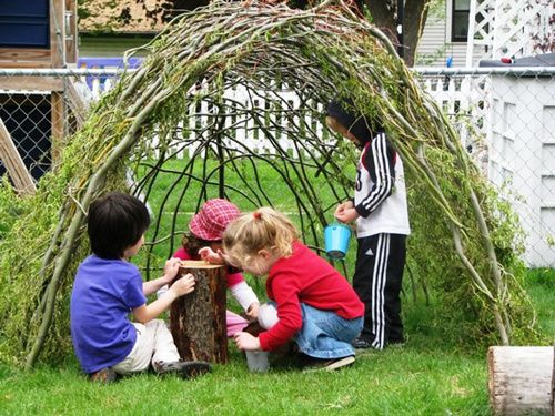 pragmaticmom's tweet photo. Newly Updated! Fantasy Garden Play Spaces for Kids and Adults https://t.co/QyYkaVJqr1 via @pragmaticmom #ReadYourWorld #garden #spring #playspaces #outdoors https://t.co/bgnEXXVT66