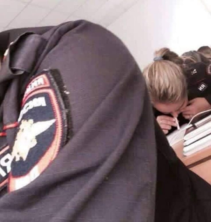 fumotroncos's tweet photo. la policía que se queda con tu droga https://t.co/jufXJsRbmX