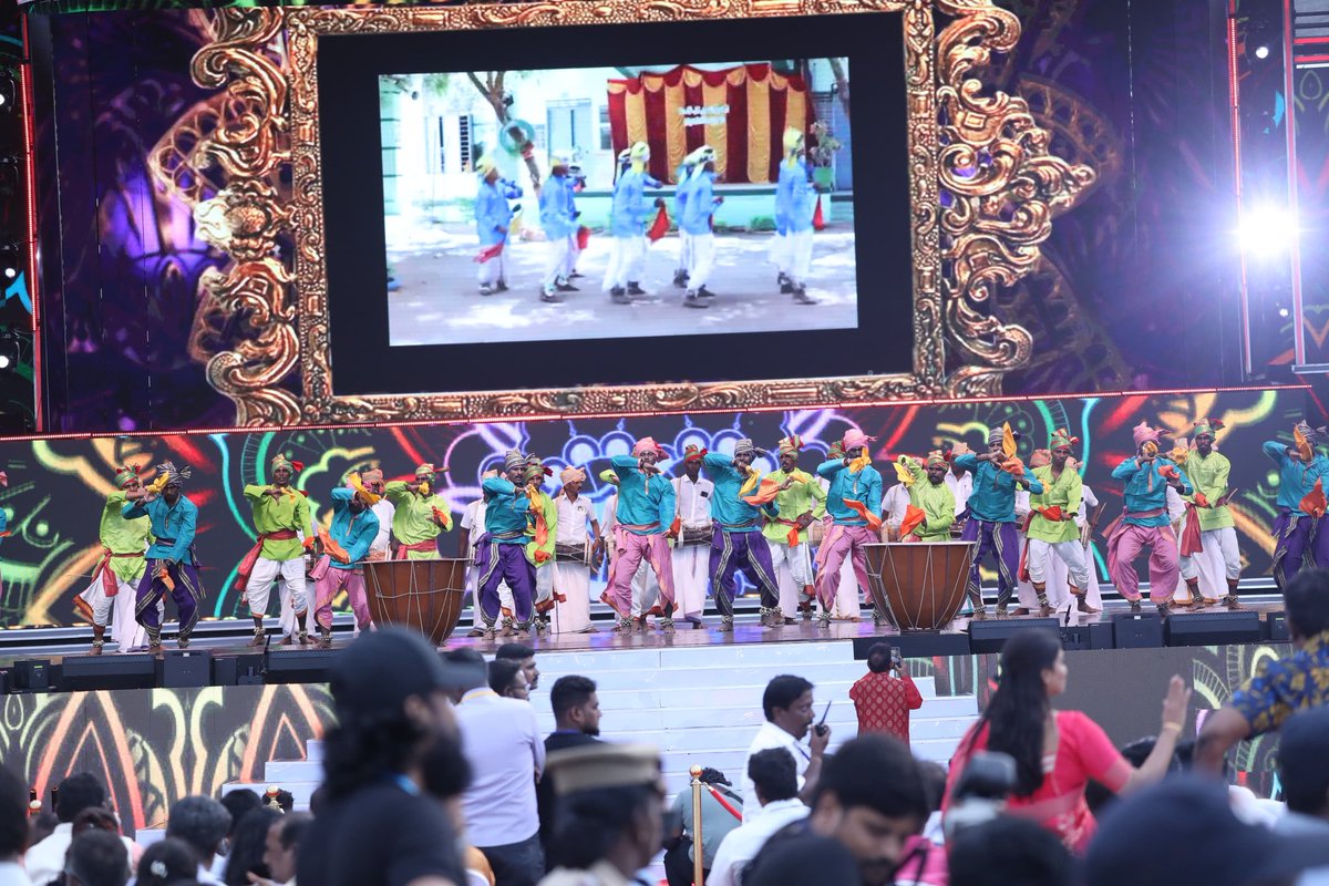 TamilaninCinema's tweet photo. Stills From #K100 #Kalaignar100 Event !
#TANTIS #FEFSI ! https://t.co/K9Ws5BFngh
