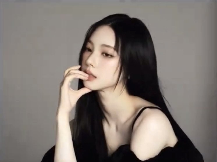 PLEASE BE FOR THE GIRLS PLEASE PLEASE PLEASE