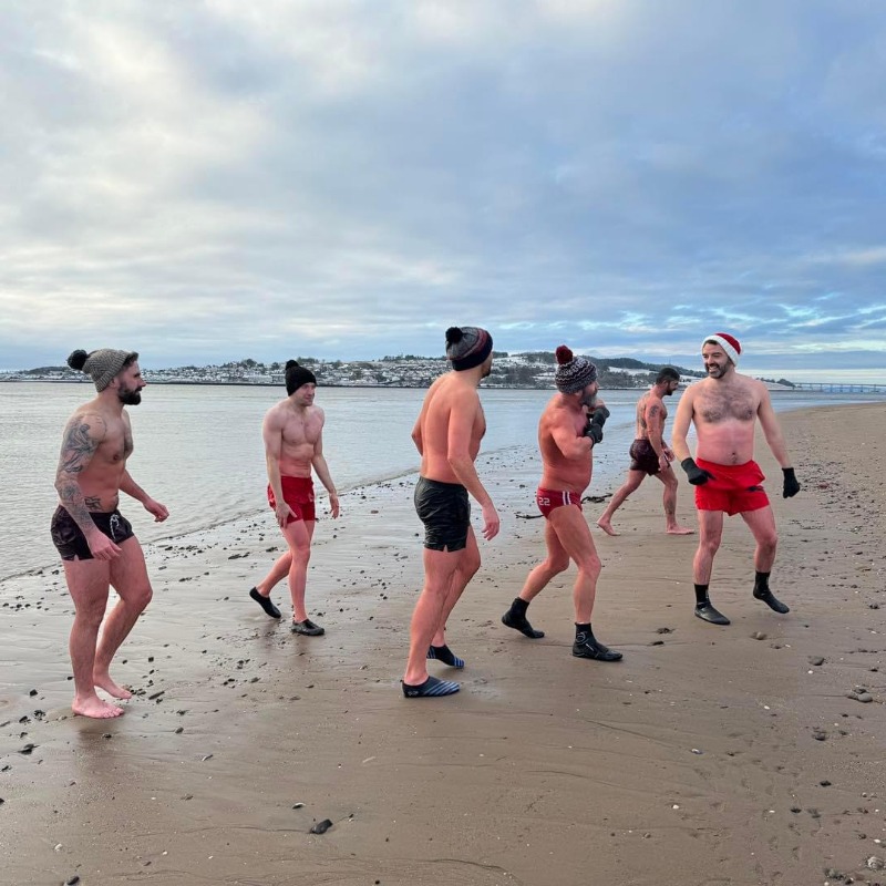 THTorguk's tweet photo. Thank you Gavin and the amazing Dundee Dookers for braving the cold to support our charity. 

Want a challenge to motivate you this January? 

Registration for the Brighton Half Marathon, London Landmarks and Royal Parks Half have all been slashed to 50% of the usual price!
