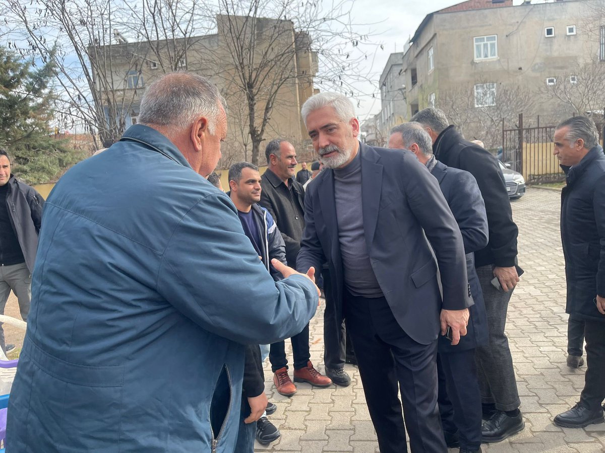 GalipEnsarioglu's tweet photo. Sanayi Mahallesi Taziye Evi’nde ERGİN ailesinin, Yukarıçakıltaş mahallesinde TİMOÇİN ailesinin taziyesine katıldık.

Merhumlara Allah’tan rahmet, yakınlarına başsağlığı diliyoruz. https://t.co/PyVWsVtClU