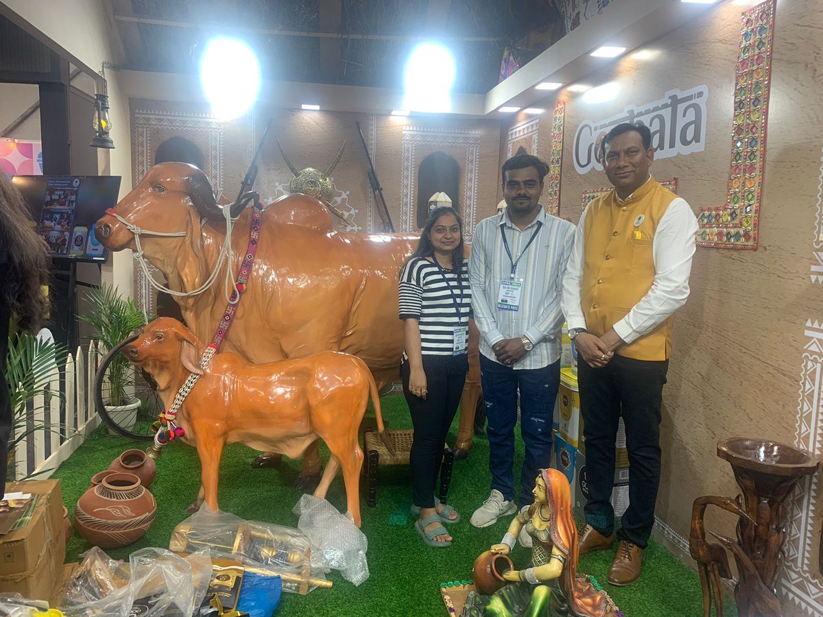 RadheDairy's tweet photo. Experience the journey of flavours of tradition at GPBS 2024, Rajkot! Elevate your cuisine with our authentic Premium Ghee. Join us for an unforgettable taste adventure!
.
#PremiumGhee #tastydishes #pureghee #exhibition2024 #vastughee #rajkot #gpbs2024 https://t.co/RkWN73AVEQ
