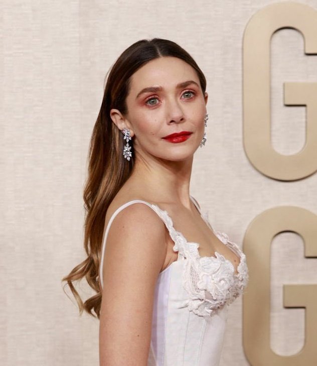 filhodaWanda's tweet photo. ai gente, lamento, mas a elizabeth olsen não tem toda a beleza do mundo. ELA TEM TODA A BELEZA DO MULTIVERSO https://t.co/EL3z3yLBAP